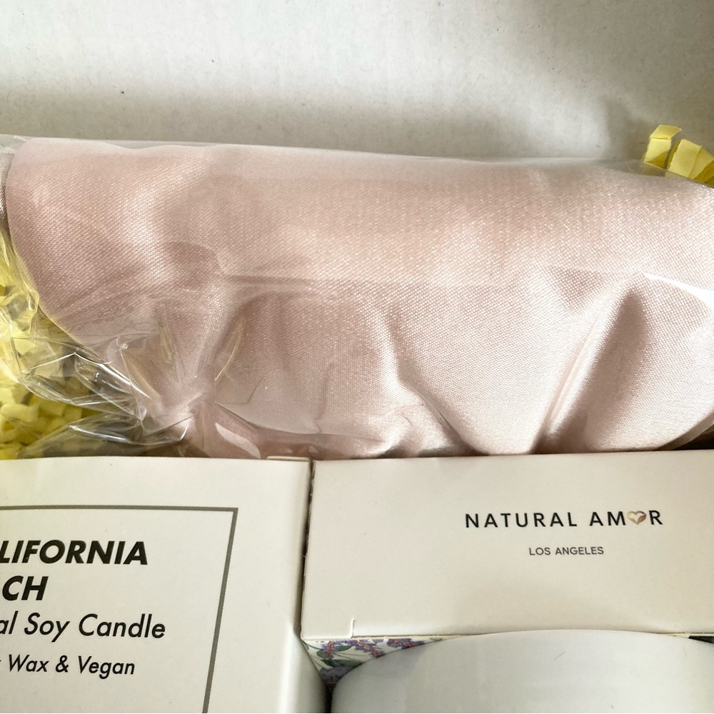 Natural Amor Bath & Spa Gift Box Set; Candle, Mask, Bath Salt, Soap, Eye Mask - Picture 7 of 11